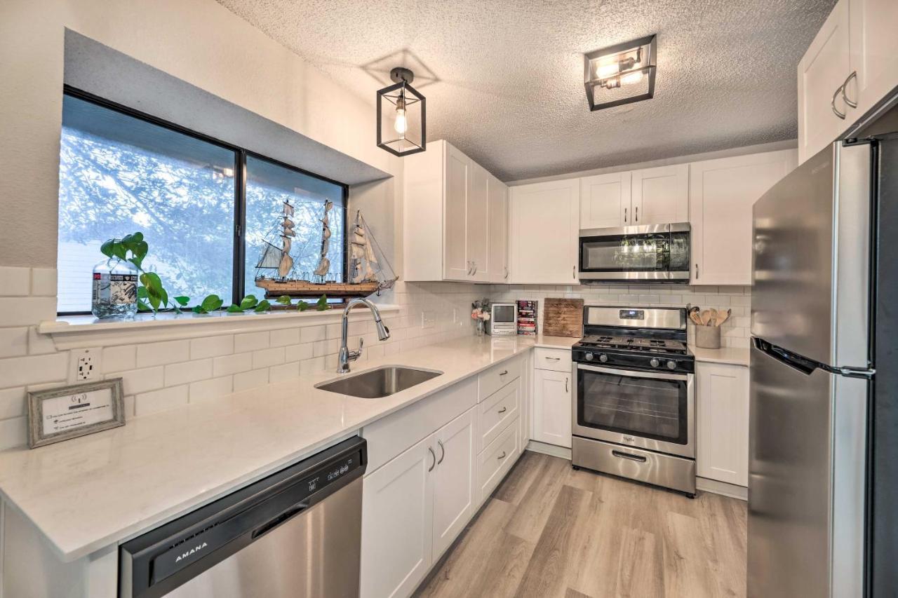 Gorgeous Austin Getaway With Fire Pit About 8 Mi To Dtwn Βίλα Εξωτερικό φωτογραφία