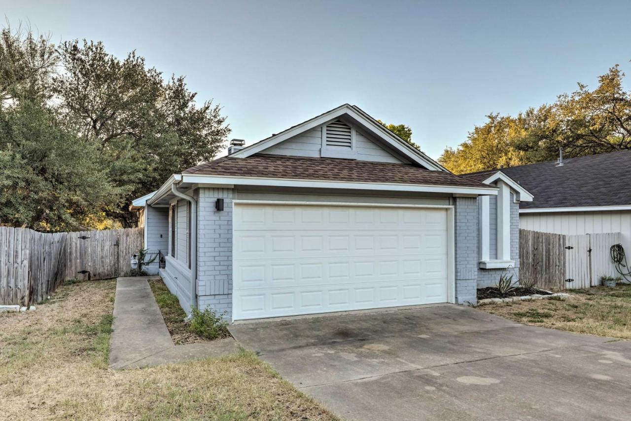 Gorgeous Austin Getaway With Fire Pit About 8 Mi To Dtwn Βίλα Εξωτερικό φωτογραφία