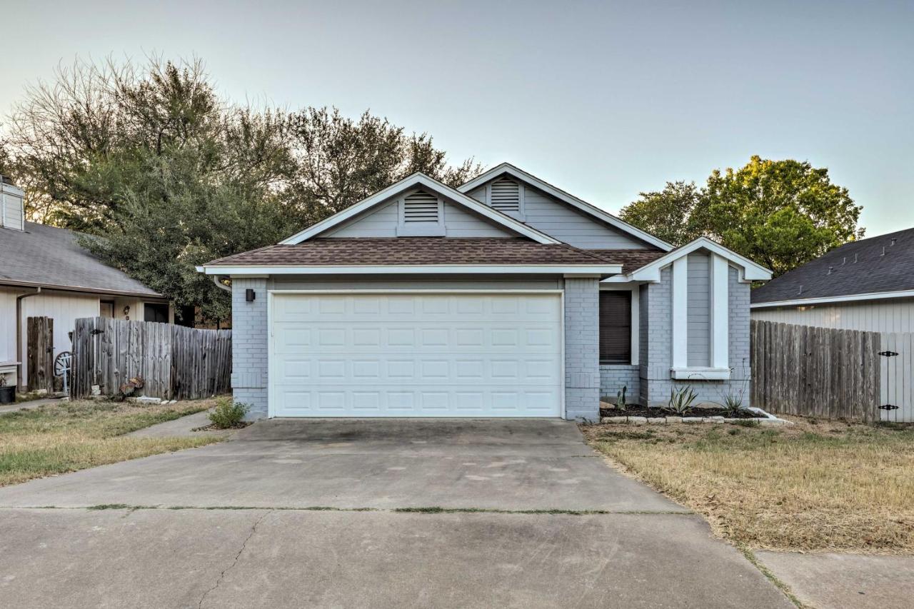 Gorgeous Austin Getaway With Fire Pit About 8 Mi To Dtwn Βίλα Εξωτερικό φωτογραφία