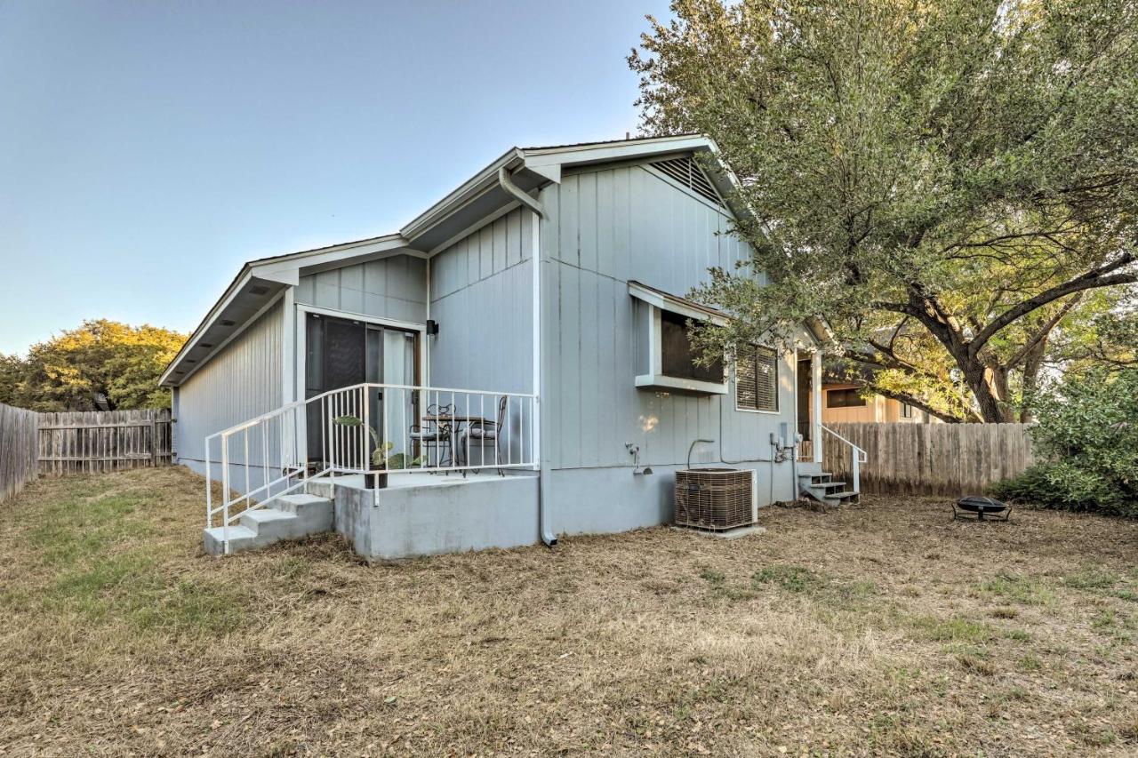 Gorgeous Austin Getaway With Fire Pit About 8 Mi To Dtwn Βίλα Εξωτερικό φωτογραφία